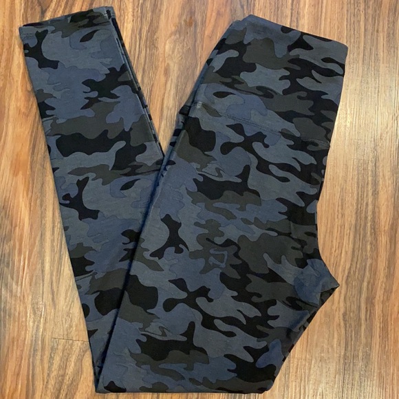 Rachel Zoe Camo Leggings - Picture 7 of 8